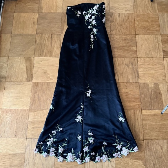 LARA Designs Size 8 Strapless Black Gown Floral Applique Beaded Embroidered - Picture 5 of 14